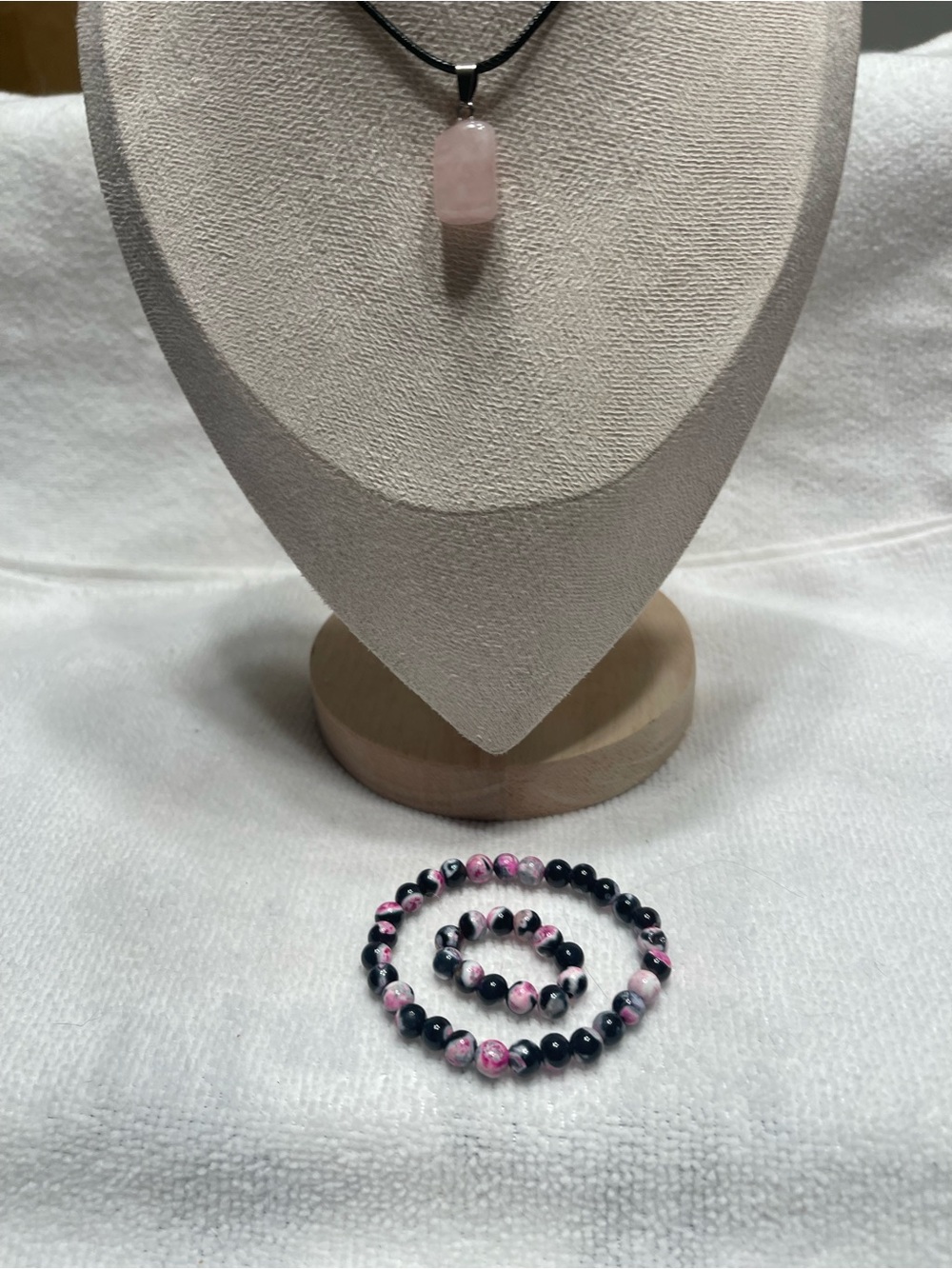 Pink and Black Beaded Necklace — Classic Women’s Necklace